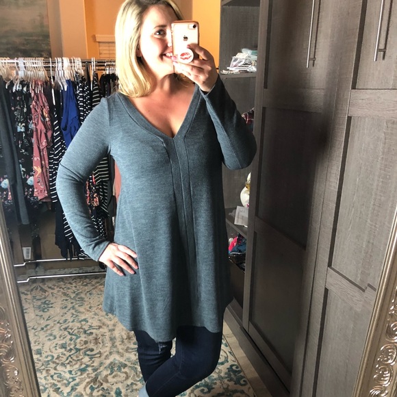 S-L Dark sage lightweight top - Picture 2 of 3